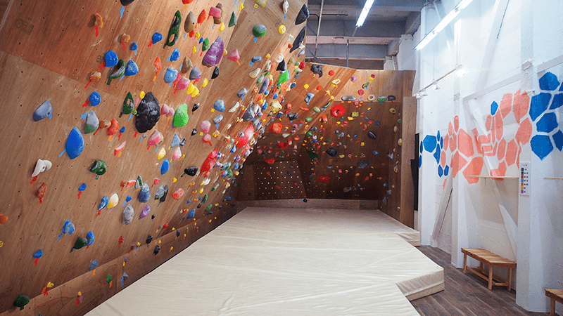 2F overhanging walls from front: 110°, 120°, 160°, 140°.