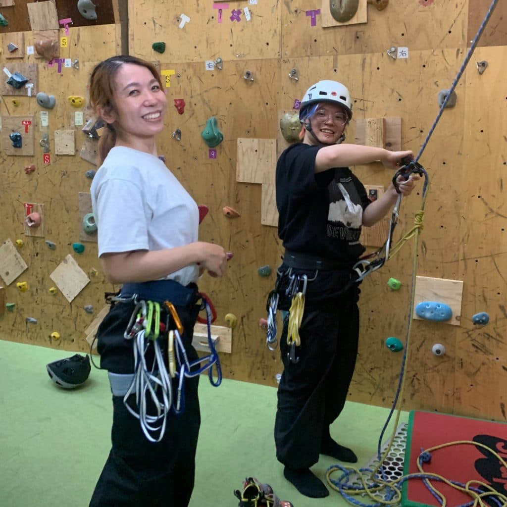 2ピッチのシミュレーション。懸垂にて下降。