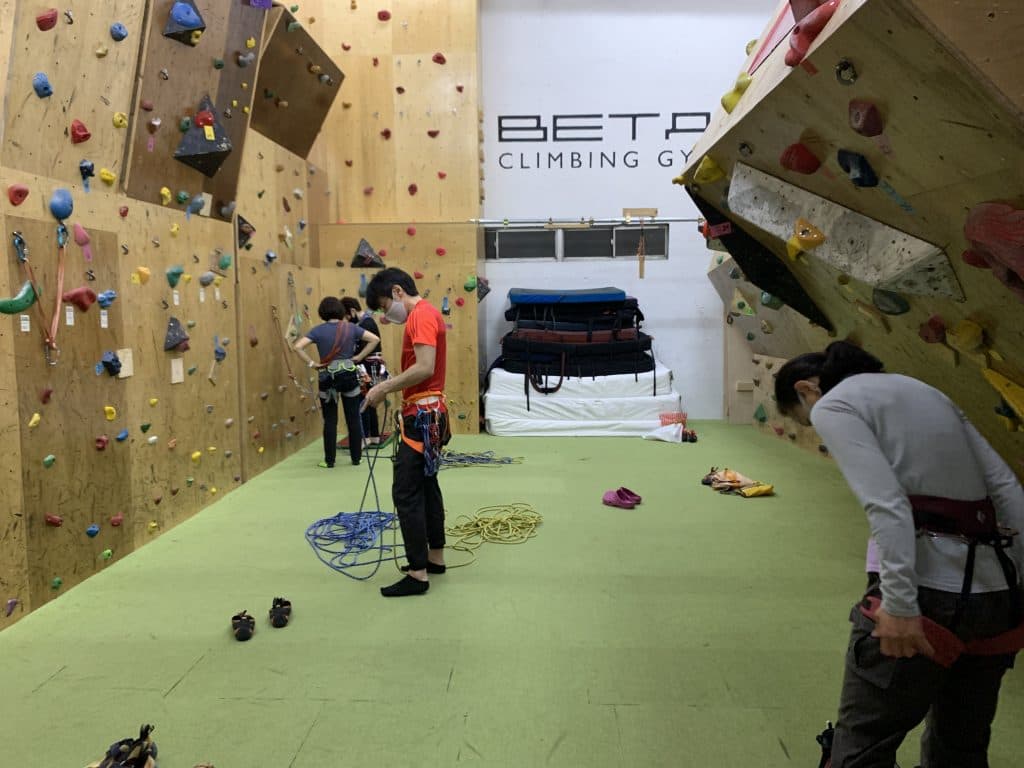 ロープ練習会・懸垂下降・リードクライミング・マルチピッチクライミング・支点構築・登り返し