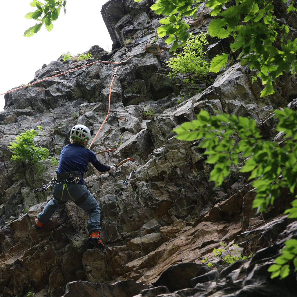 Beta climbing gym｜outdoor crag session drytooling