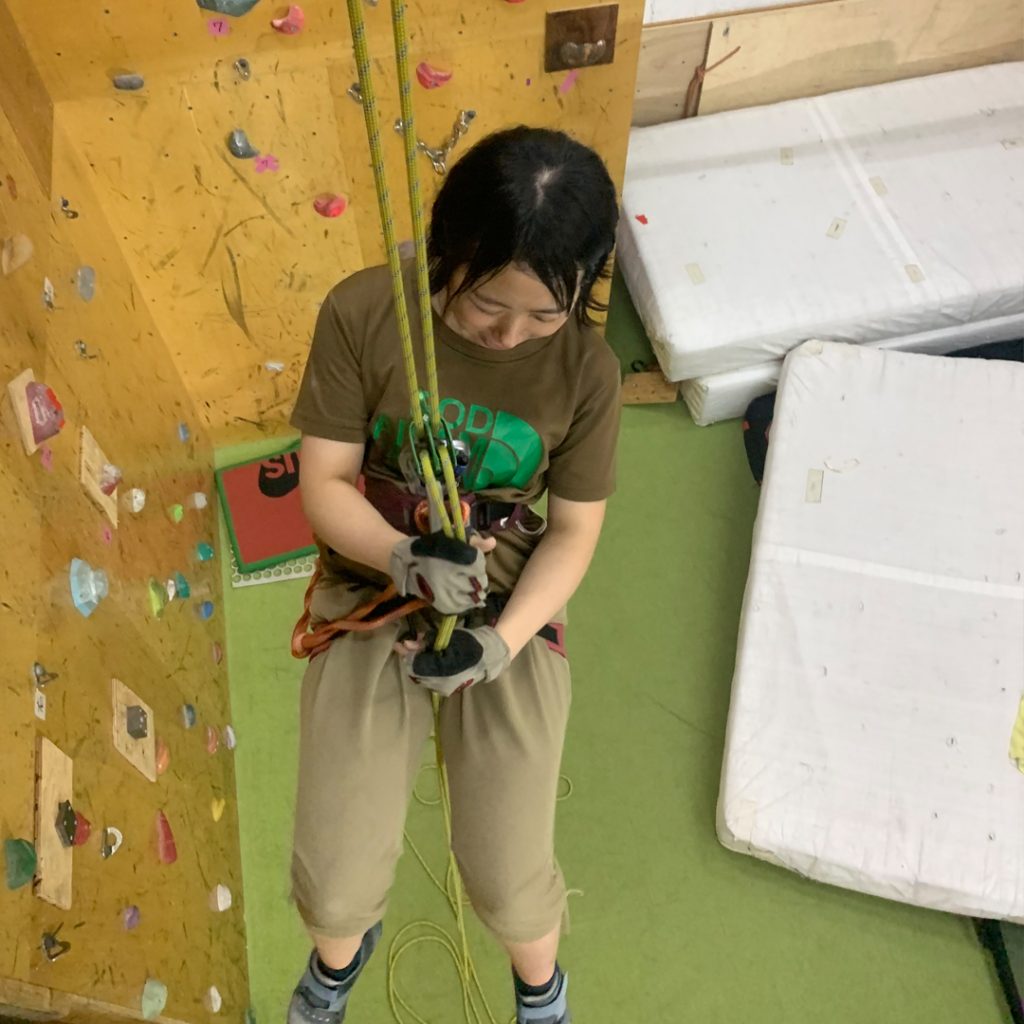 Beta climbing gym course ｜Rappelling course