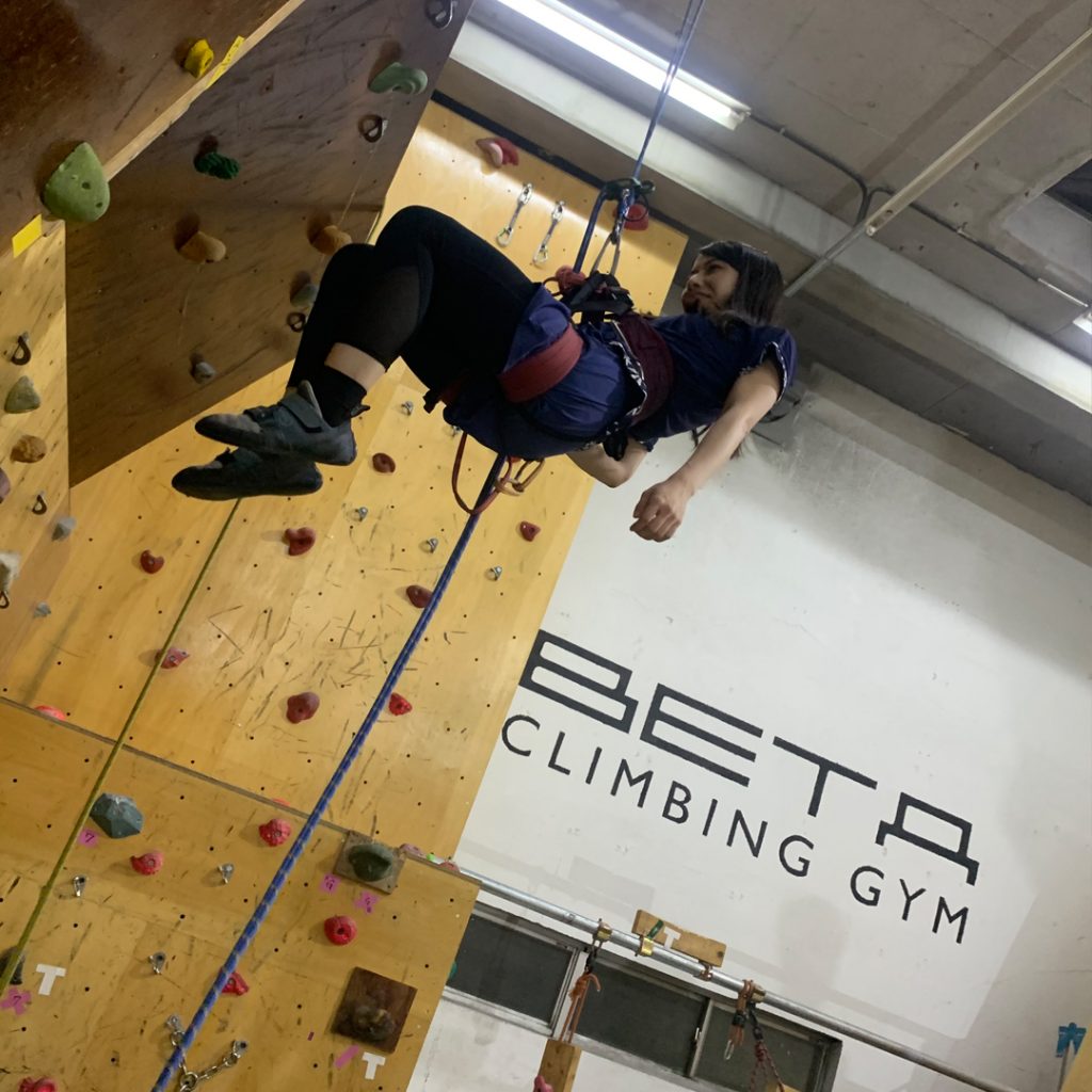 Beta climbing gym course ｜Rappelling course