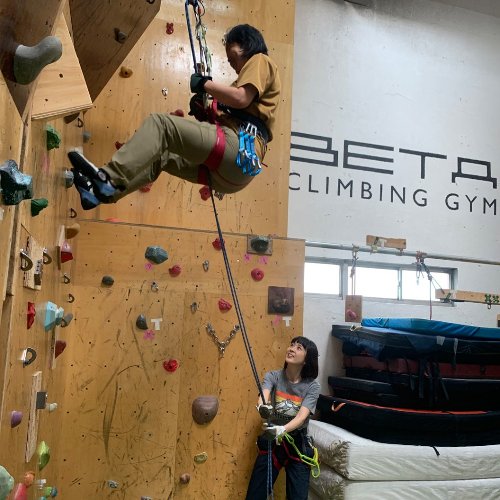 Beta climbing gym course ｜Rappelling course