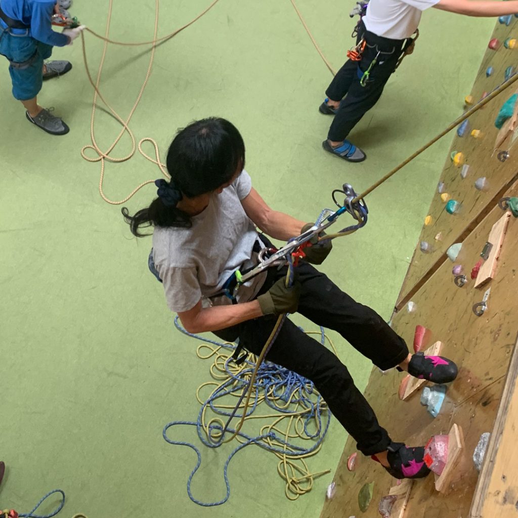 Beta climbing gym course ｜Rappelling course