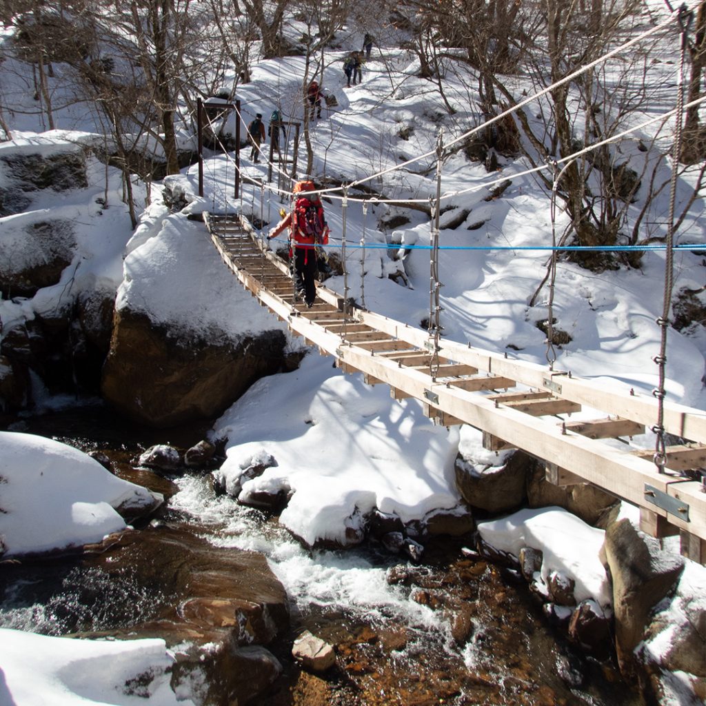 Beta Climbing Gym | Ice climbing course Yonago Fudo