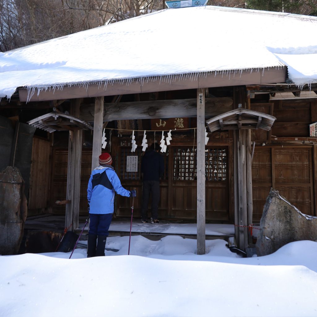 Beta Climbing Gym | Ice climbing course Yonago Fudo